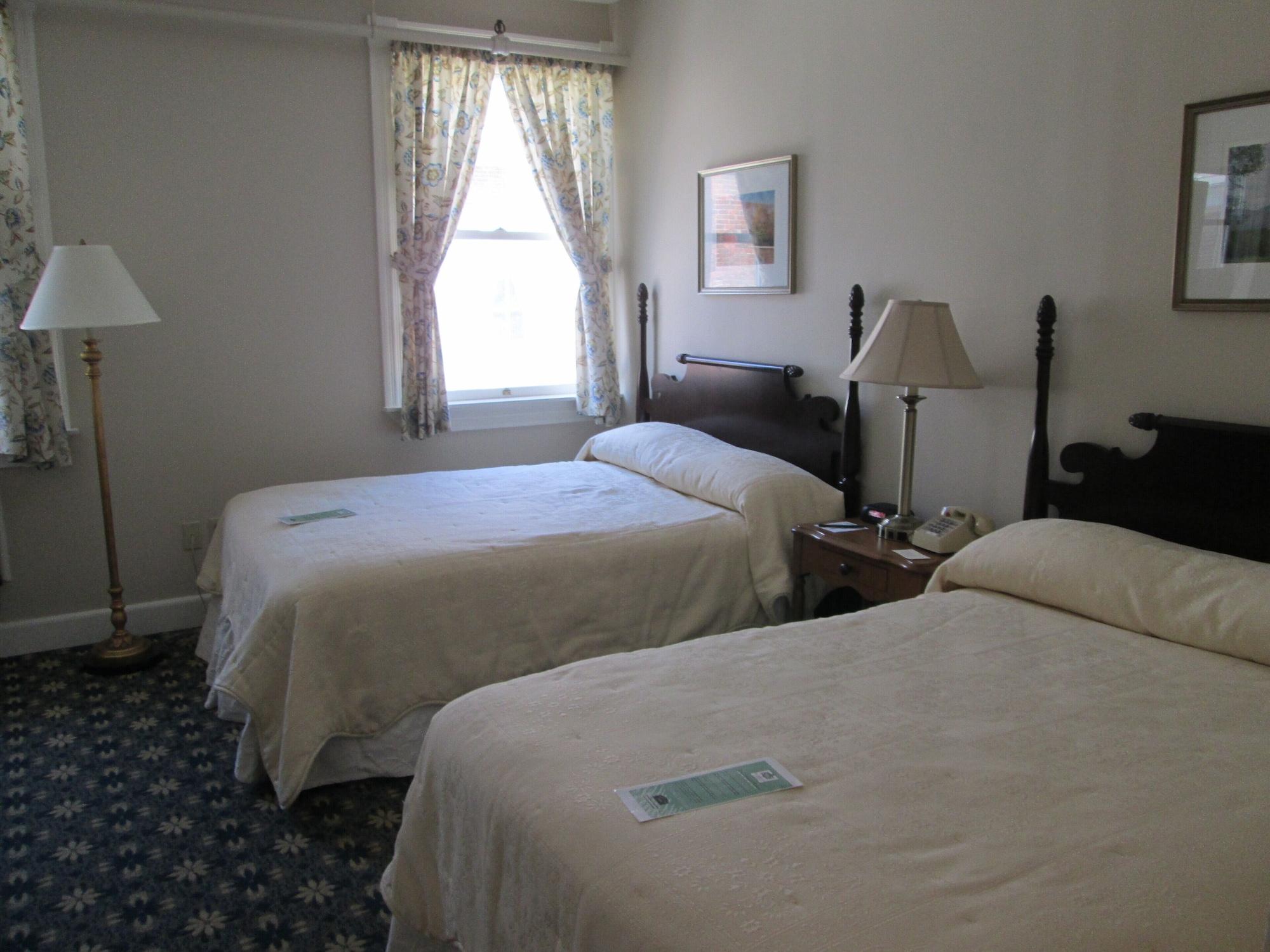 Middlebury Inn Exteriör bild